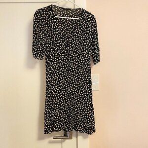 All Saints V-Neck Short Sleeve Knee Length Dress Black White Floral Size M